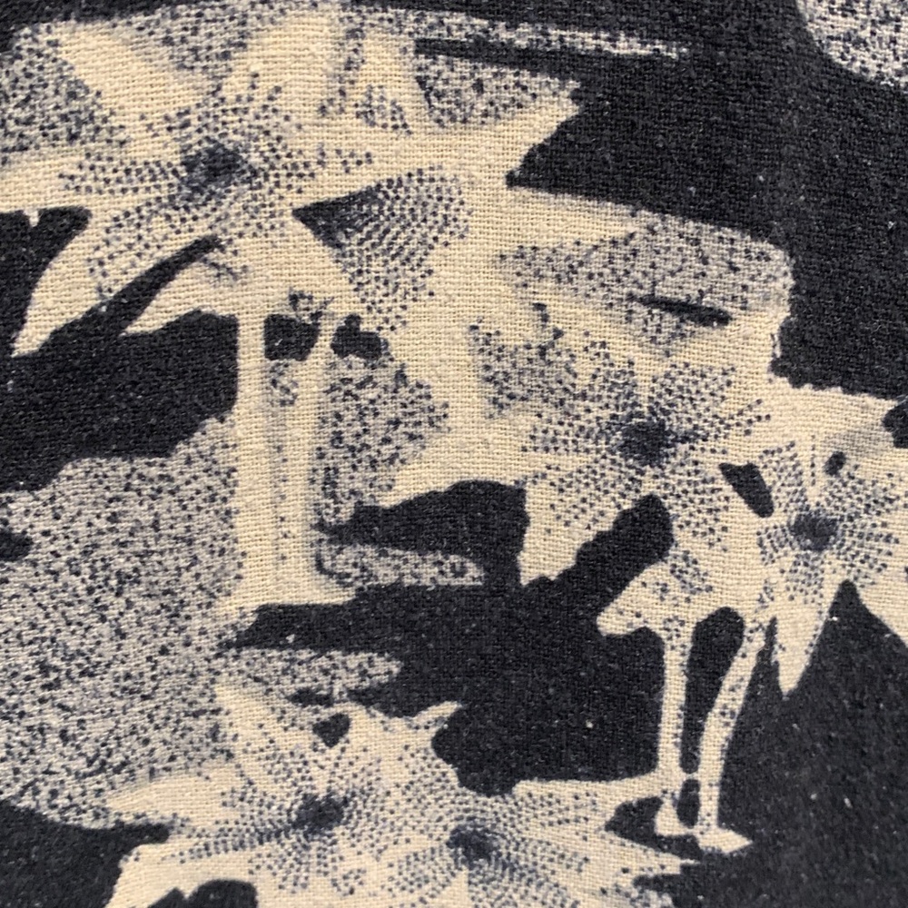 Washable Silk Men's Black and White Hawaiian Shirt - Picture 4 of 7